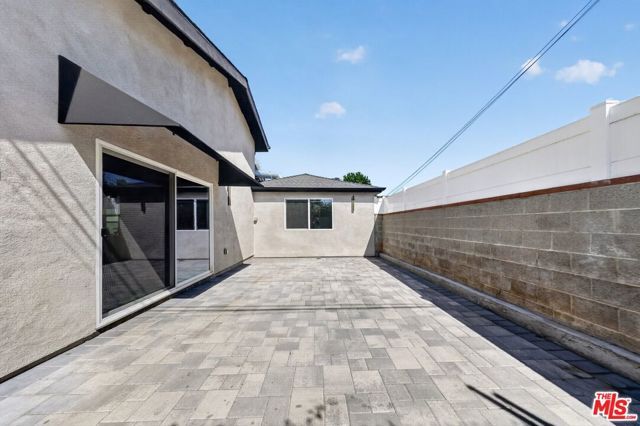 6635 Riverton Avenue, Los Angeles, CA 91606