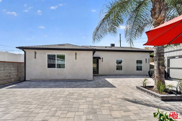 6635 Riverton Avenue, Los Angeles, CA 91606