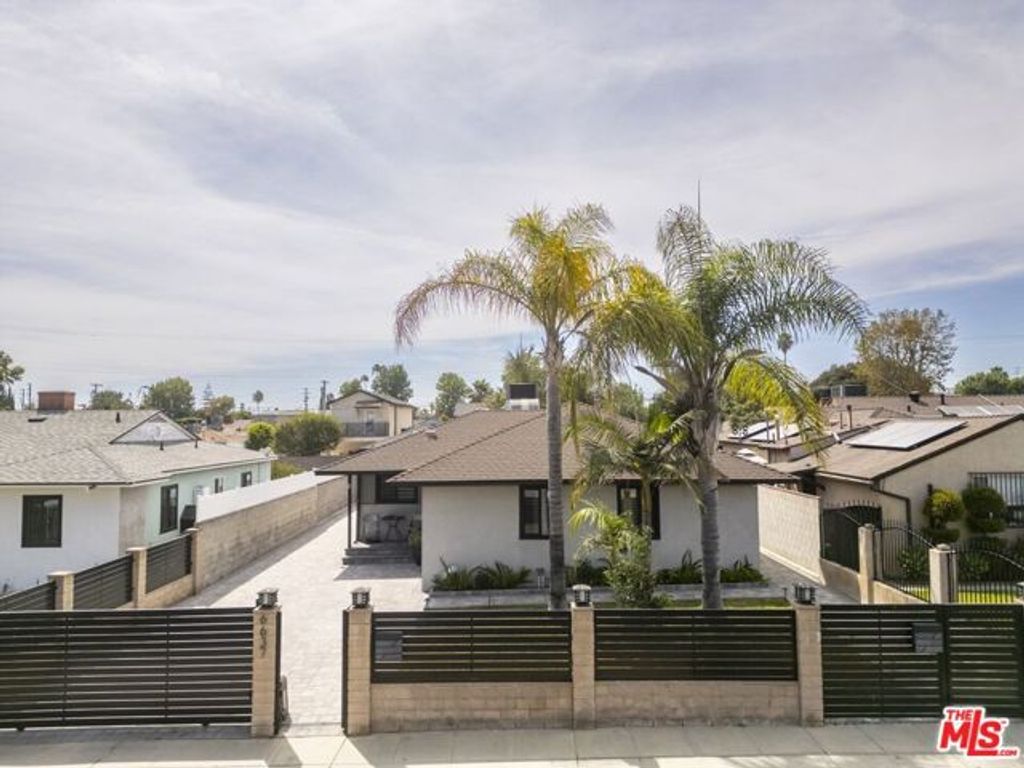 6635 Riverton Avenue, Los Angeles, CA 91606