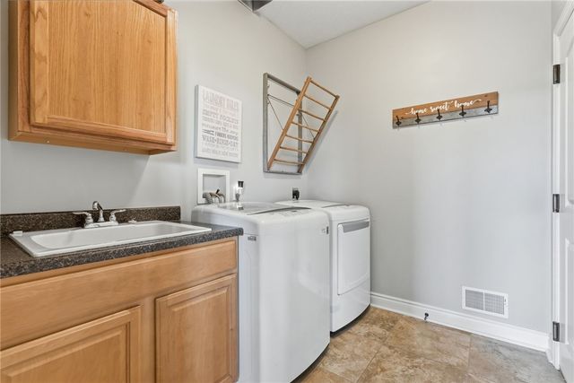 104 Dalliance Ct, Cranberry Twp, PA 16066