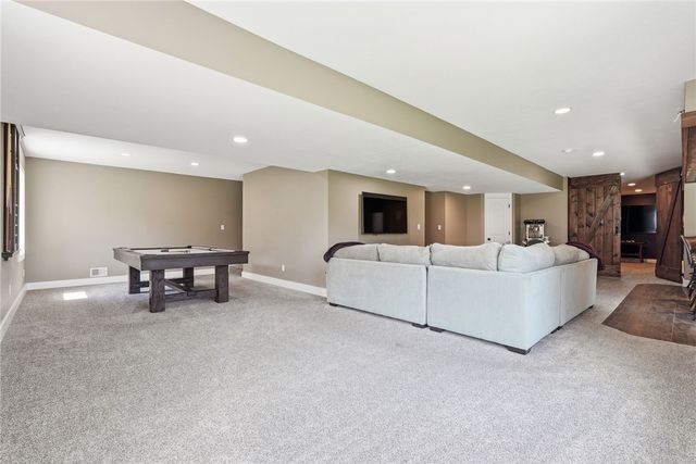 104 Dalliance Ct, Cranberry Twp, PA 16066