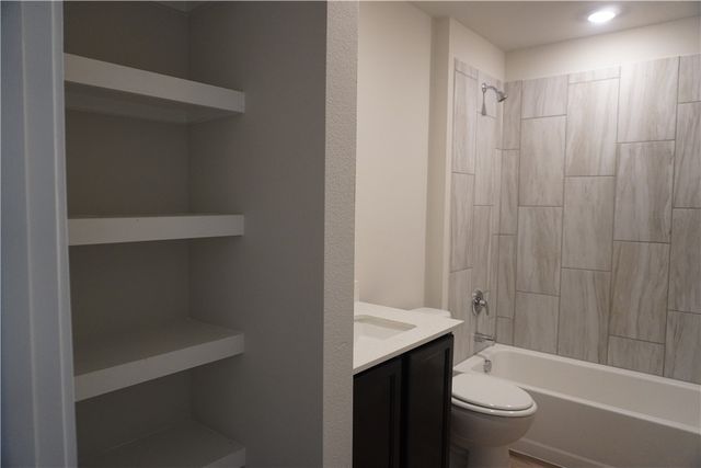 2685 Eltonne Gardens Dr, Corpus Christi, TX 78415