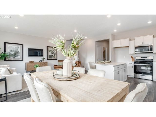 4938 Dilling Ave Ne, Salem, OR 97301