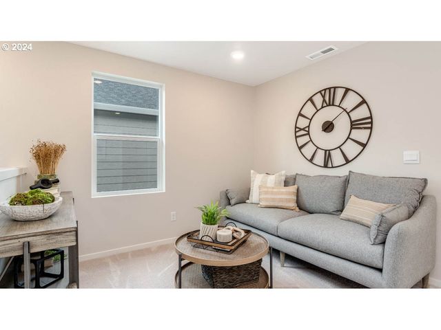 4938 Dilling Ave Ne, Salem, OR 97301