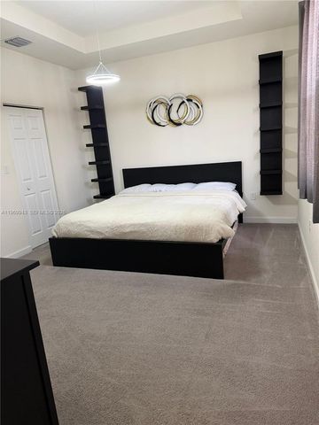 10515 W 33rd Ct, Hialeah, FL 33018