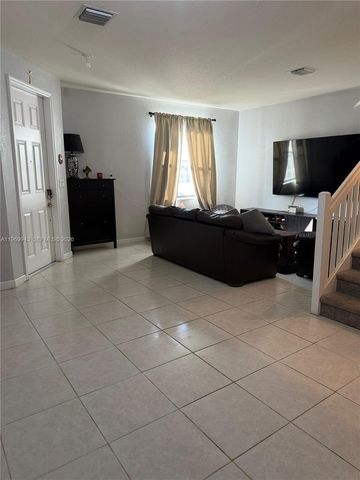 10515 W 33rd Ct, Hialeah, FL 33018