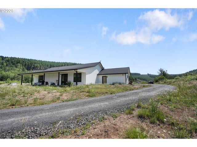 279 STEWART Dr, Kelso, WA 98626