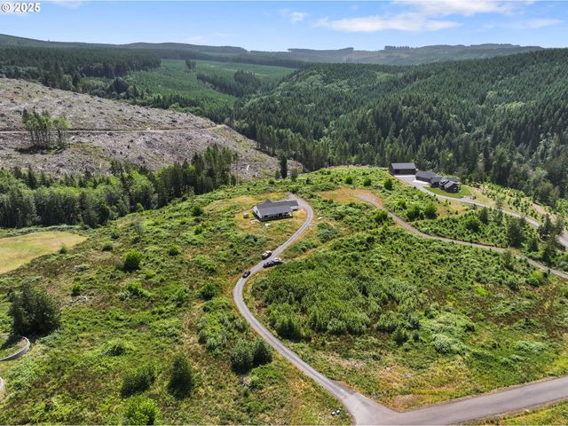 279 STEWART Dr, Kelso, WA 98626