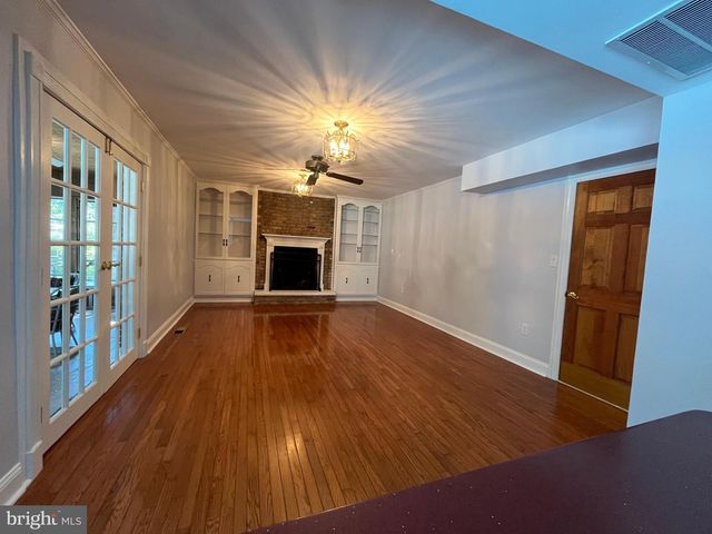 3203 RIVERVIEW DR, Triangle, VA 22172