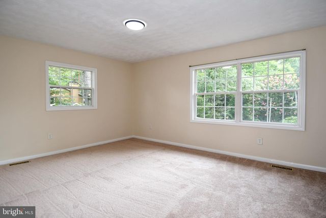 3203 RIVERVIEW DR, Triangle, VA 22172
