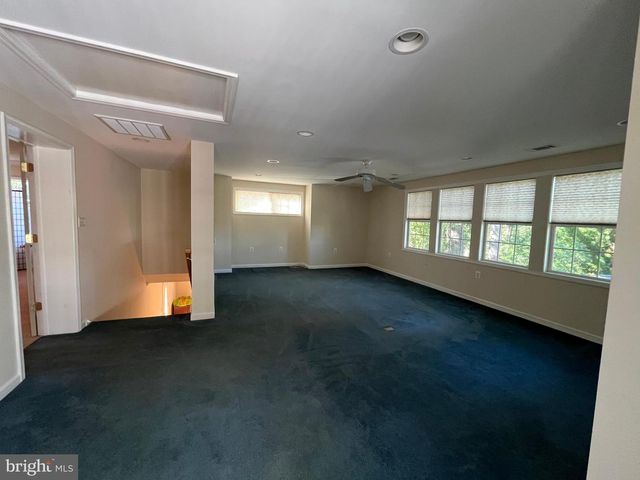 3203 RIVERVIEW DR, Triangle, VA 22172