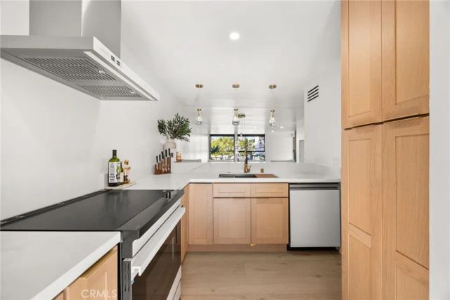 8103 N Marina Pacifica Drive North, Long Beach, CA 90803
