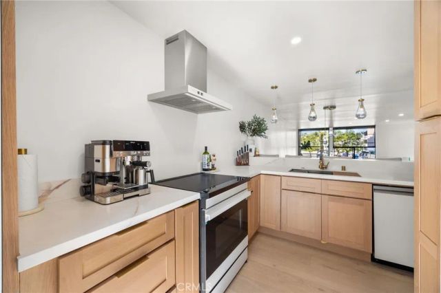 8103 N Marina Pacifica Drive North, Long Beach, CA 90803