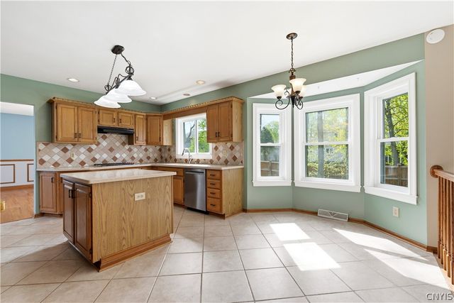 6567 Garlock Lane, Lysander, NY 13027