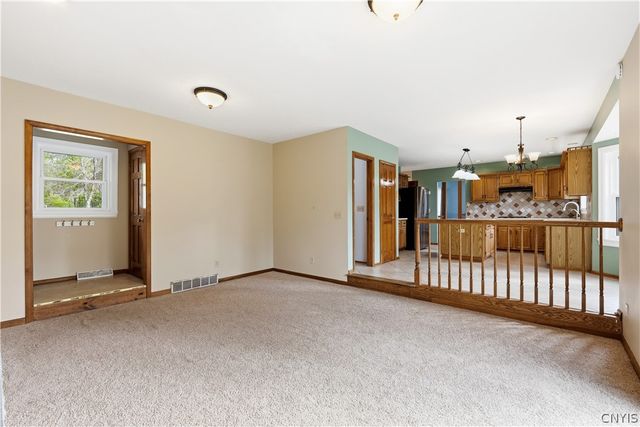 6567 Garlock Lane, Lysander, NY 13027