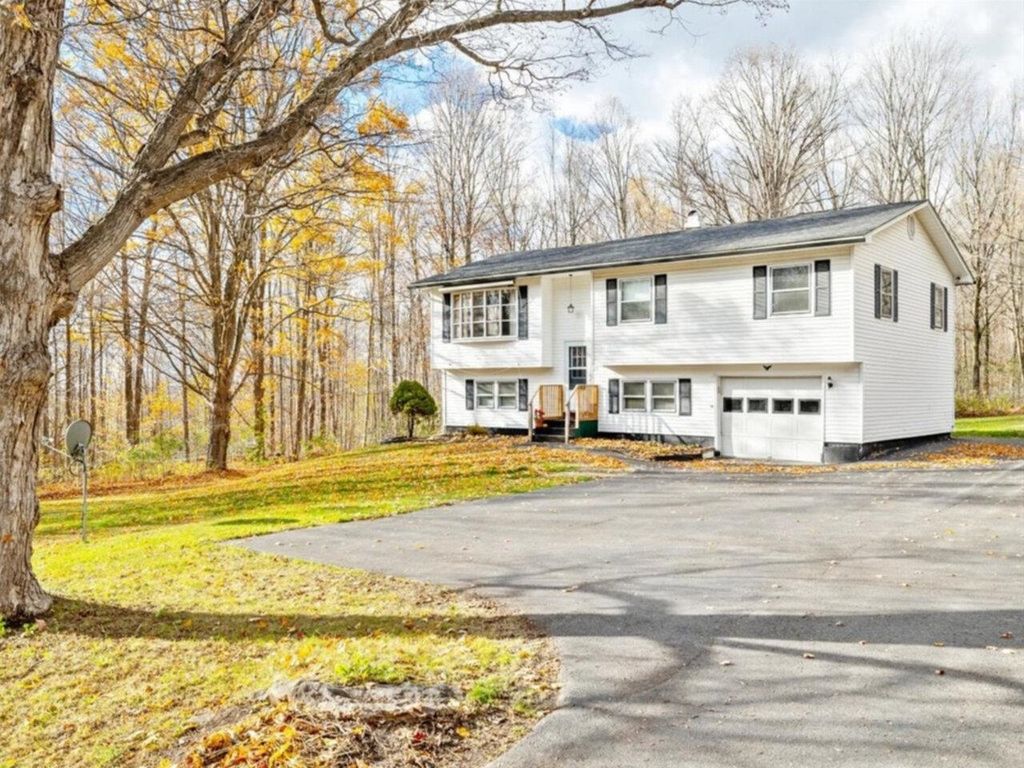 21 Woods Hill Road, Swanton, VT 05488