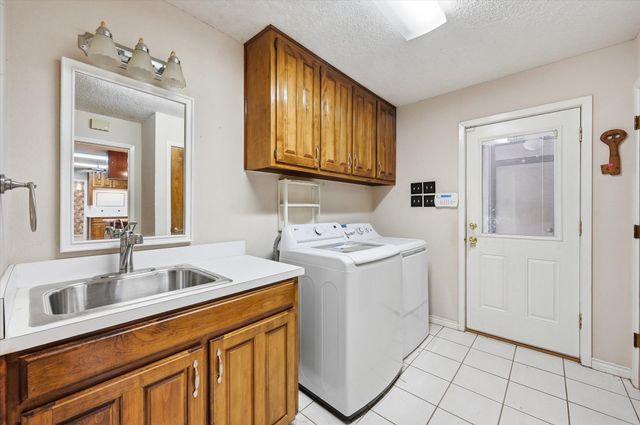 1509 Schumac Lane, Bedford, TX 76022