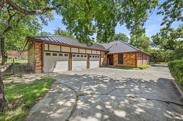 1509 Schumac Lane, Bedford, TX 76022