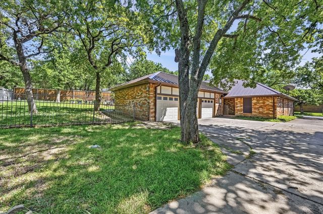 1509 Schumac Lane, Bedford, TX 76022
