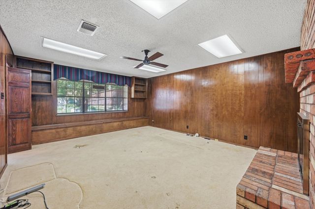 1509 Schumac Lane, Bedford, TX 76022