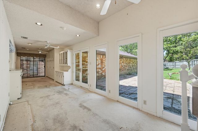 1509 Schumac Lane, Bedford, TX 76022