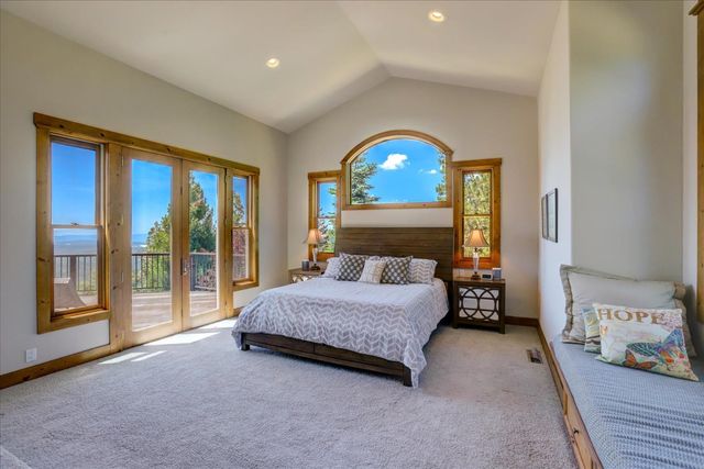 10112 Old Blue Rd, Nevada City, CA 95959