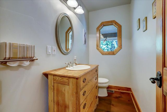 10112 Old Blue Rd, Nevada City, CA 95959