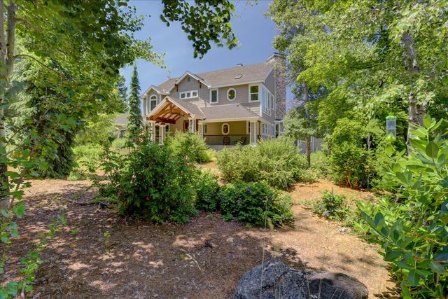 10112 Old Blue Rd, Nevada City, CA 95959