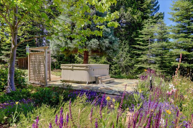 10112 Old Blue Rd, Nevada City, CA 95959