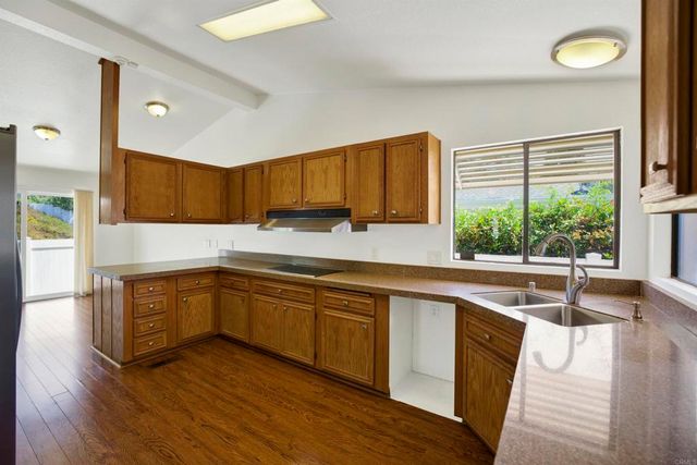 4468 Topaz Ln, Oceanside, CA 92056