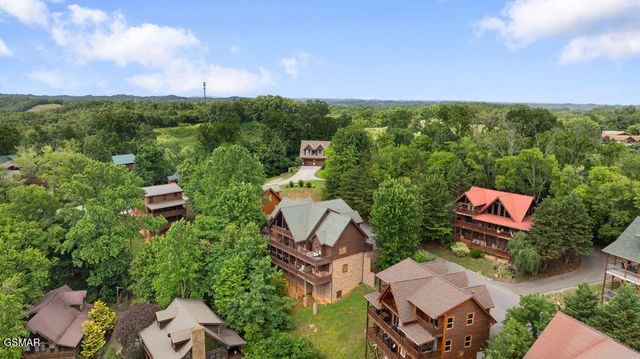326 Alpine Mountain Way, Pigeon Forge, TN 37863