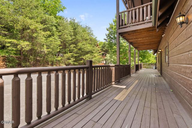 326 Alpine Mountain Way, Pigeon Forge, TN 37863