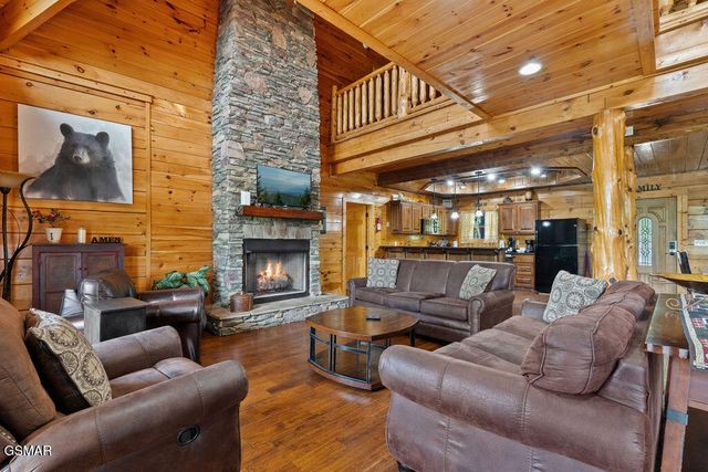 326 Alpine Mountain Way, Pigeon Forge, TN 37863