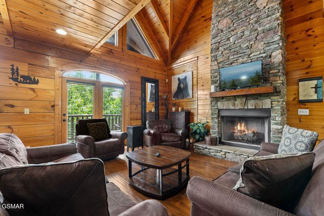 326 Alpine Mountain Way, Pigeon Forge, TN 37863