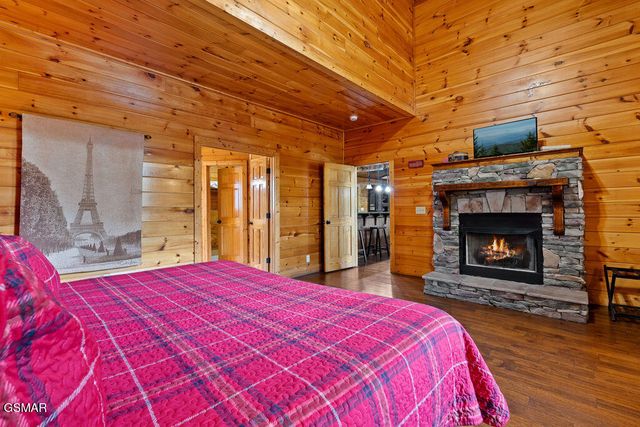 326 Alpine Mountain Way, Pigeon Forge, TN 37863