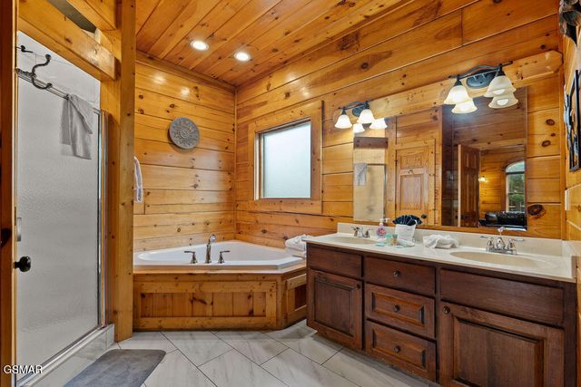 326 Alpine Mountain Way, Pigeon Forge, TN 37863