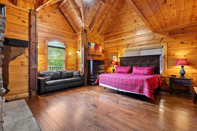326 Alpine Mountain Way, Pigeon Forge, TN 37863