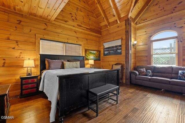 326 Alpine Mountain Way, Pigeon Forge, TN 37863
