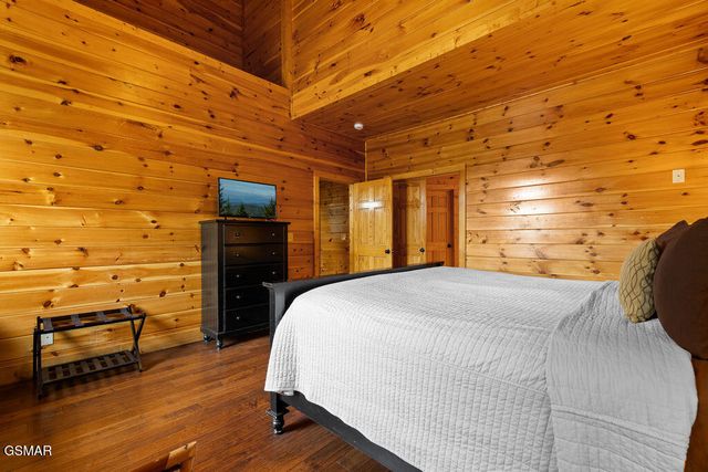 326 Alpine Mountain Way, Pigeon Forge, TN 37863