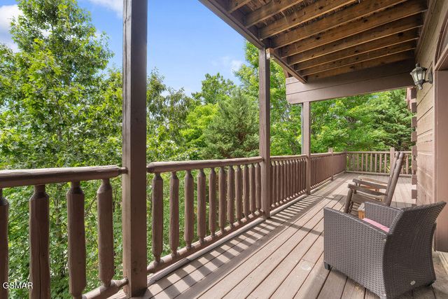 326 Alpine Mountain Way, Pigeon Forge, TN 37863