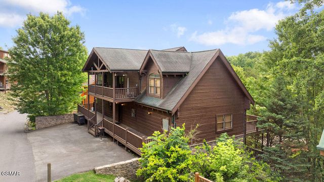 326 Alpine Mountain Way, Pigeon Forge, TN 37863