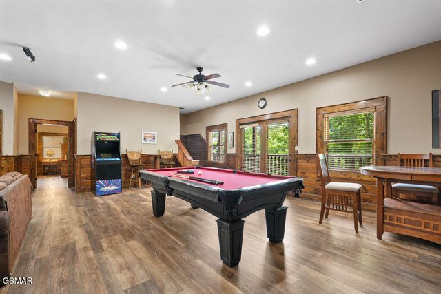326 Alpine Mountain Way, Pigeon Forge, TN 37863
