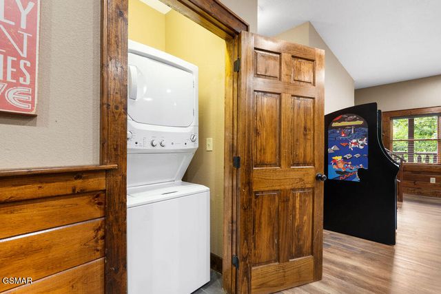 326 Alpine Mountain Way, Pigeon Forge, TN 37863