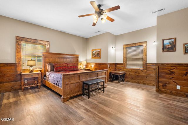 326 Alpine Mountain Way, Pigeon Forge, TN 37863