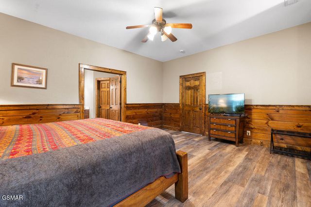 326 Alpine Mountain Way, Pigeon Forge, TN 37863