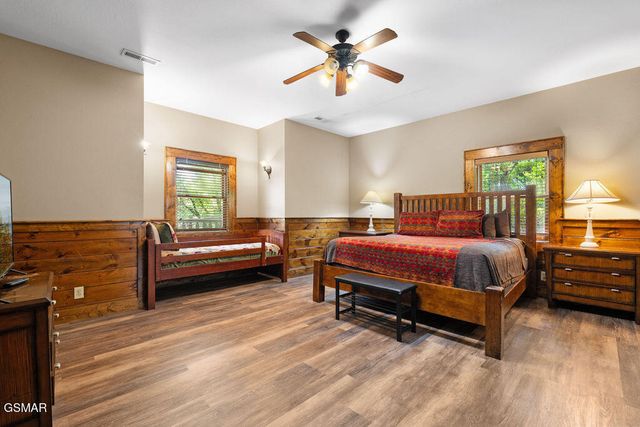 326 Alpine Mountain Way, Pigeon Forge, TN 37863