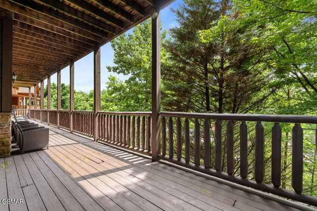 326 Alpine Mountain Way, Pigeon Forge, TN 37863
