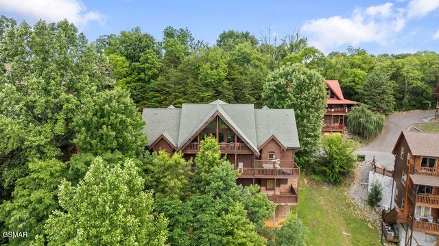 326 Alpine Mountain Way, Pigeon Forge, TN 37863