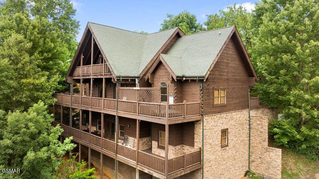 326 Alpine Mountain Way, Pigeon Forge, TN 37863