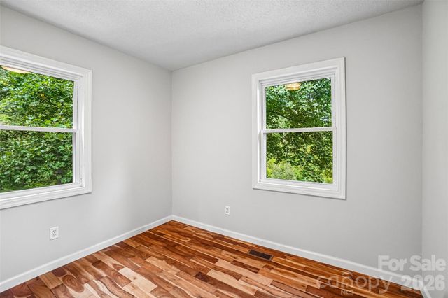 19 Jupiter Heights, Weaverville, NC 28787
